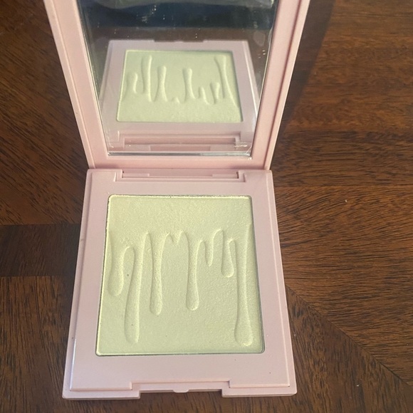Kylie Cosmetics Kylighter In Quartz - Picture 2 of 2